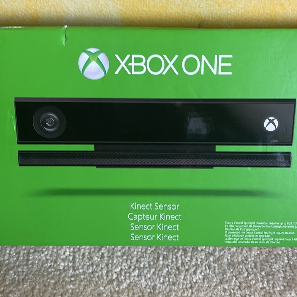 NIB Xbox Kinect Sensor with Dance Central Download